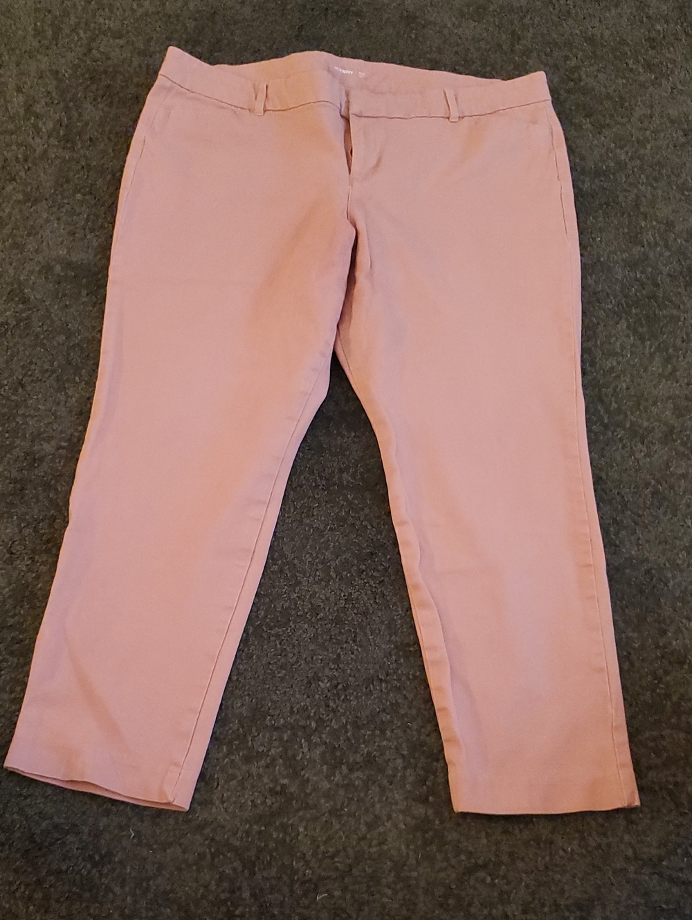 Old Navy Cropped Straight-Leg Jeans in Dusty Pink
